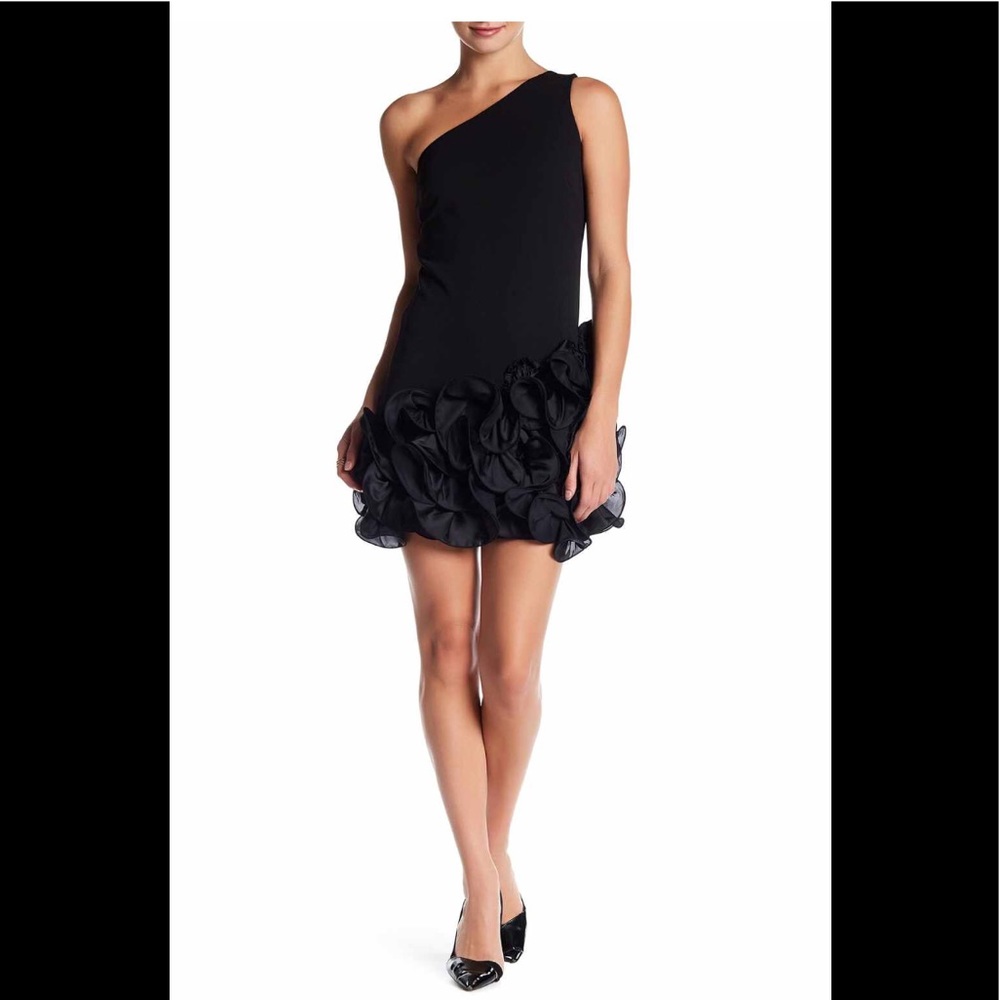 One shoulder petal hem cocktail dress💥